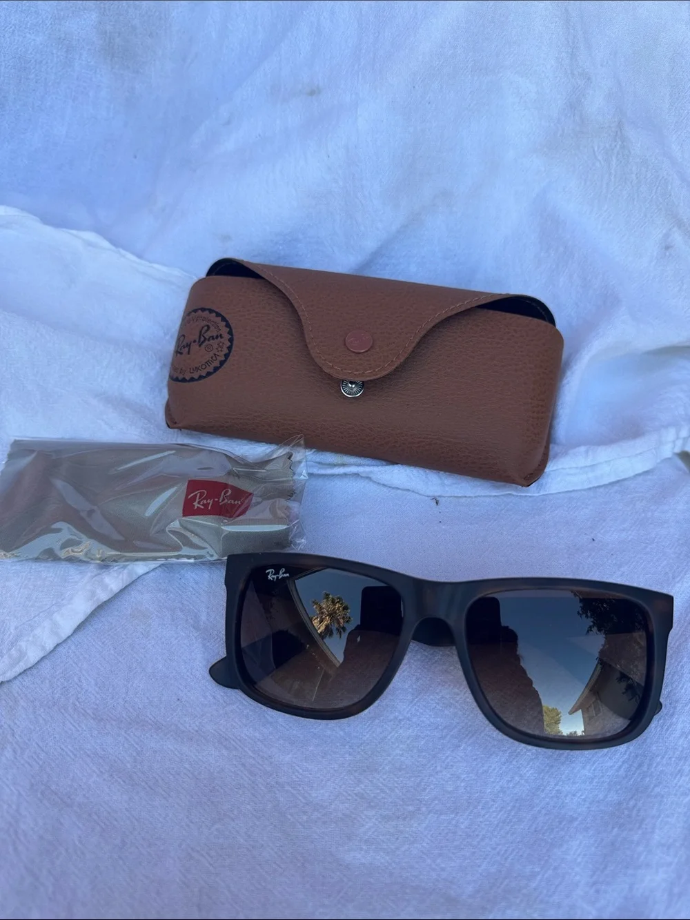 Ray-Ban dark matte havanna Sunglasses with Brown Case and Cleaning Cloth